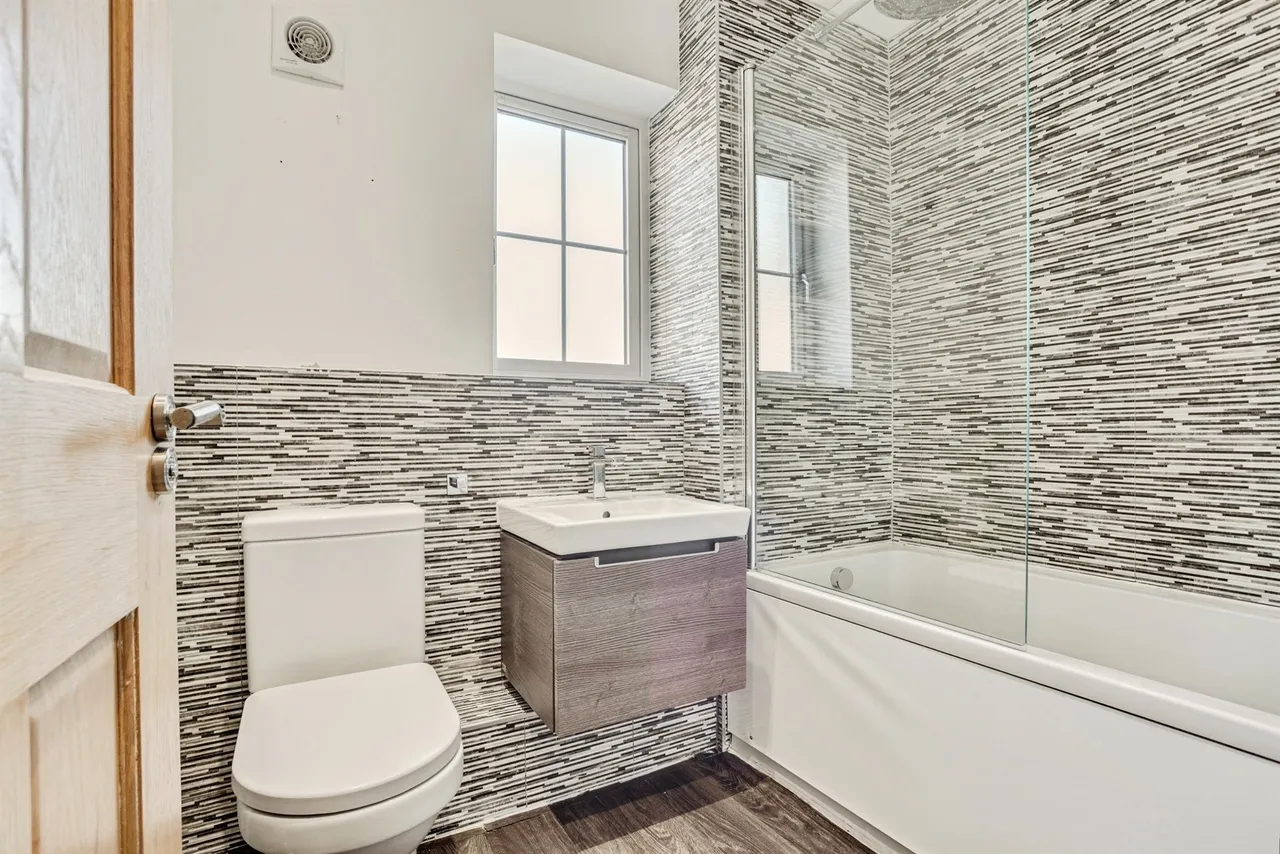 Imperial Close, Wakefield, WF2, photo 14