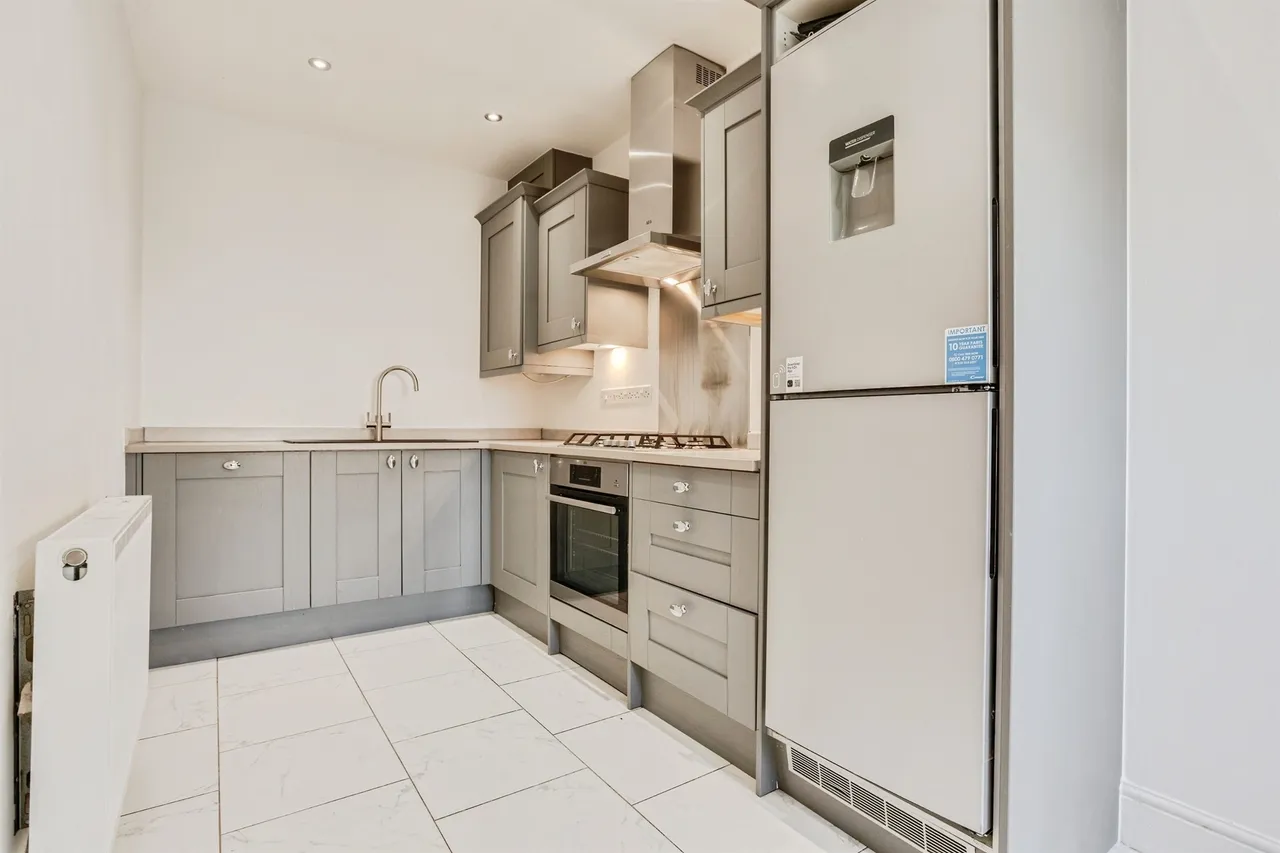 Imperial Close, Wakefield, WF2, photo 2