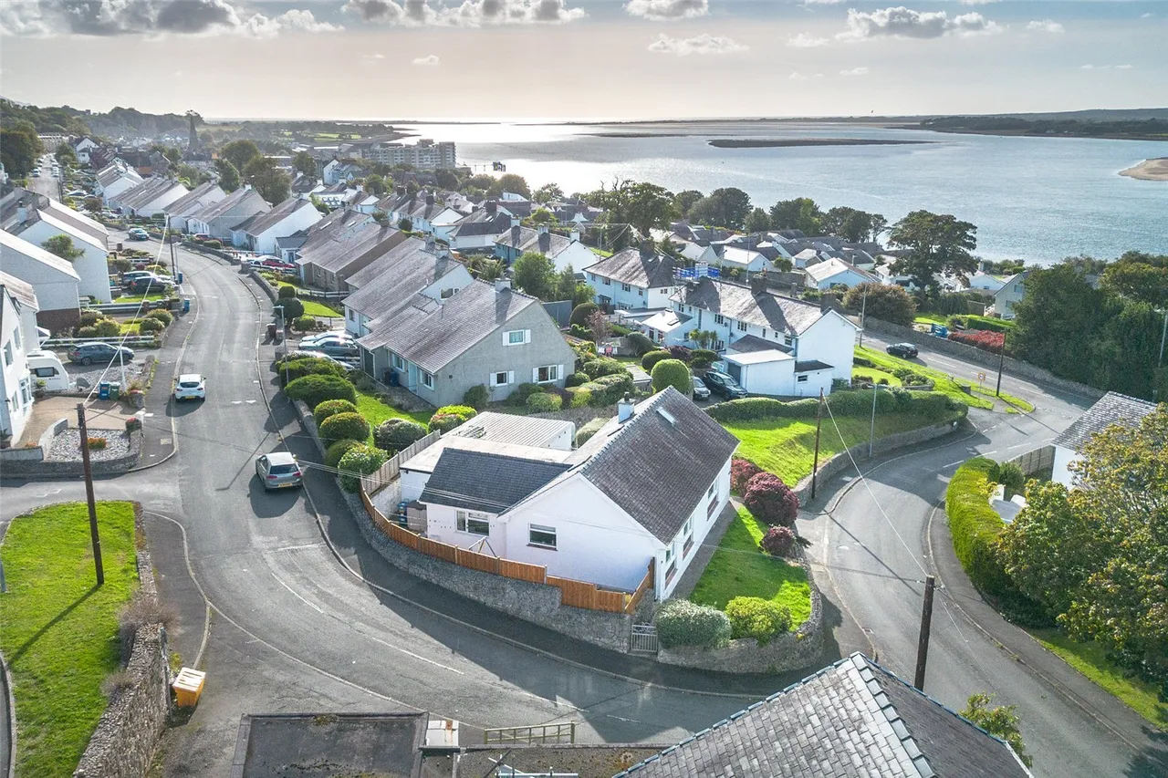 Cae Gwyn, Caernarfon, LL55, photo 3