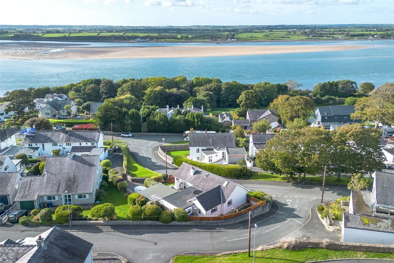 Cae Gwyn, Caernarfon, LL55, photo 23