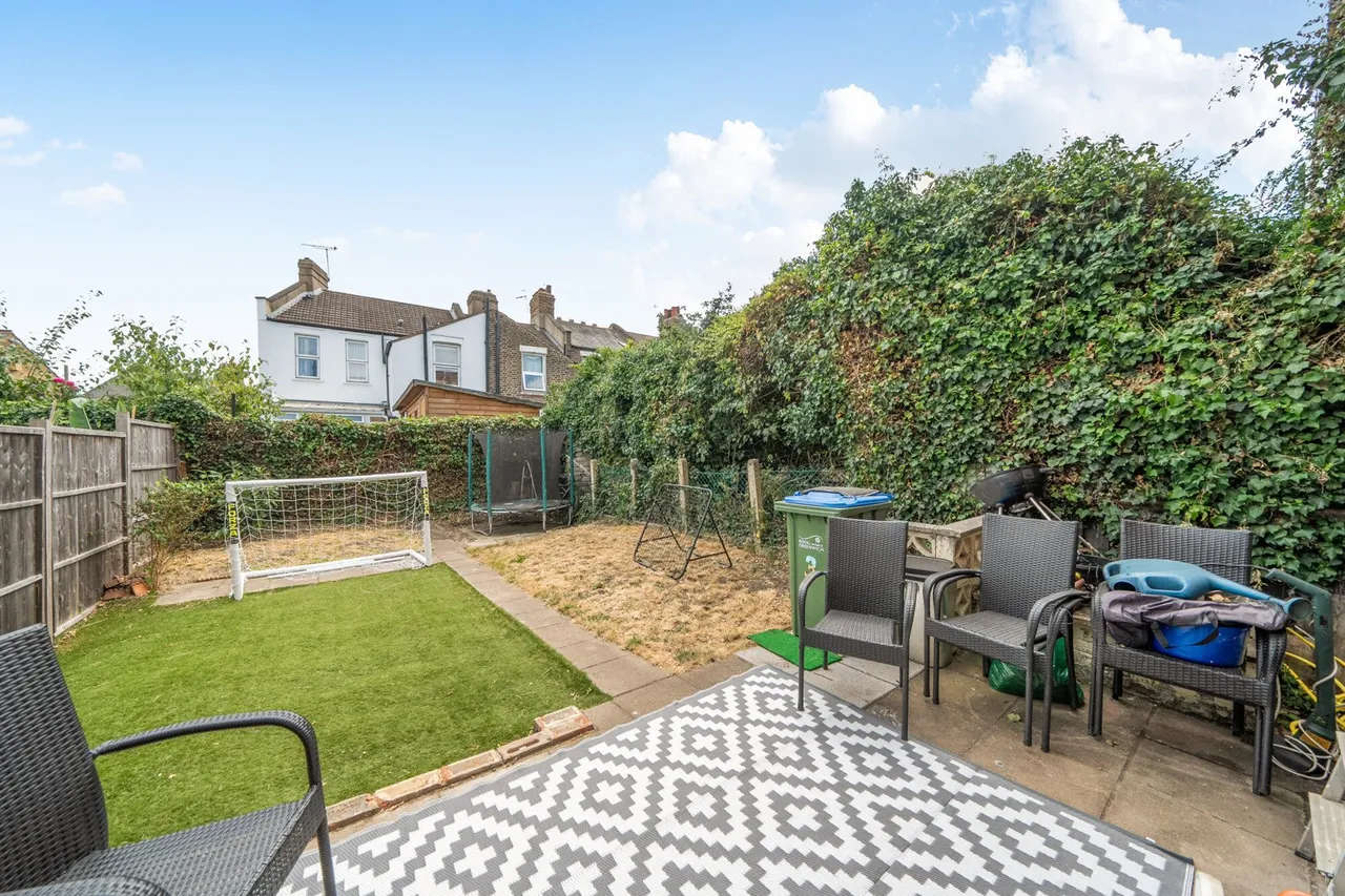 Pegwell Street, SE18, photo 4