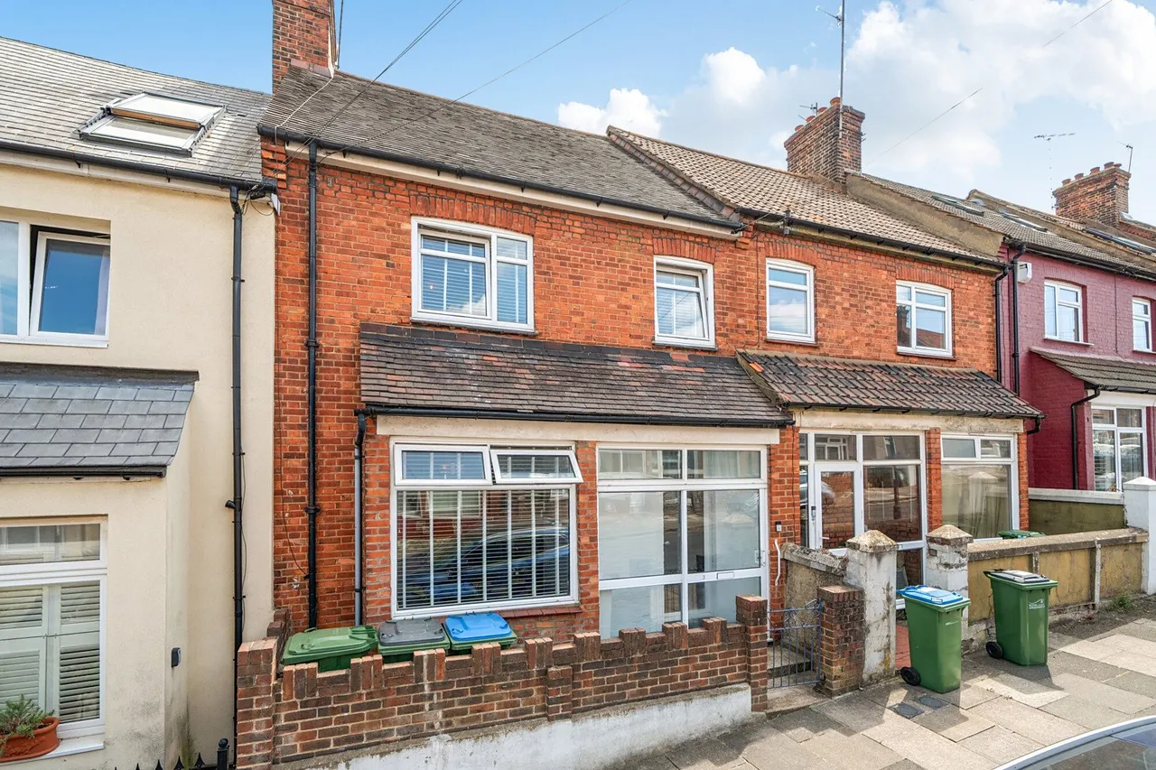 3 bed house for sale — Pegwell Street, SE18