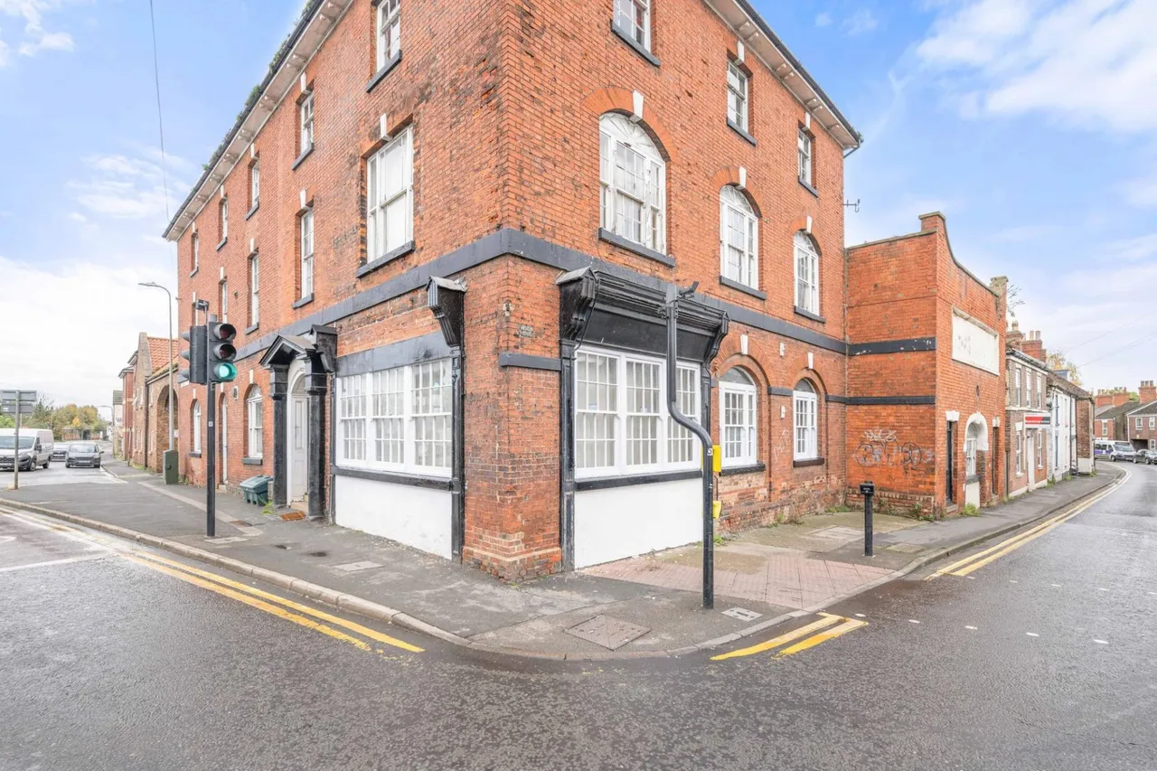 1 bed flat for sale, Tattershall Road, Barge Court, PE21