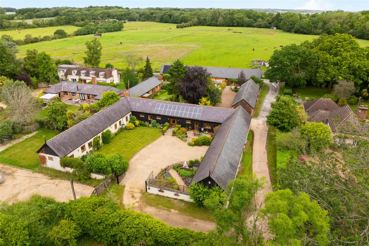 Akeley Wood Court, Home Farm, MK18, photo 40