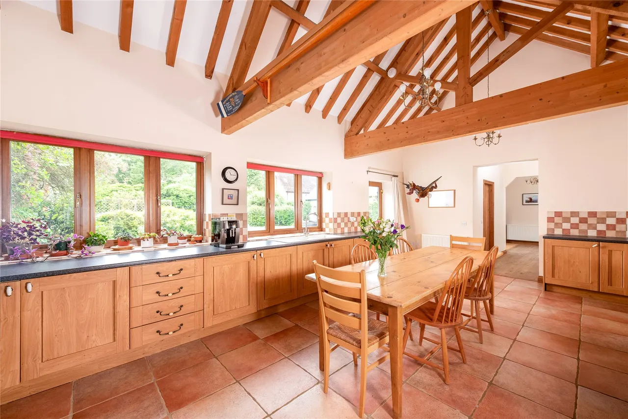 Akeley Wood Court, Home Farm, MK18, photo 5