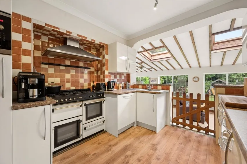Delamere Road, Gatley, photo 4