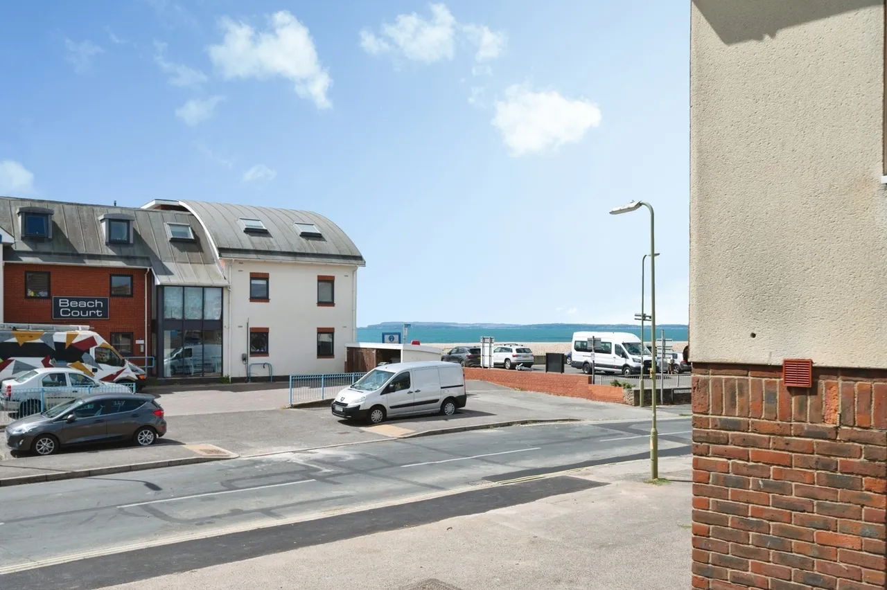 Southwood Road, Hayling Island, PO11, photo 2