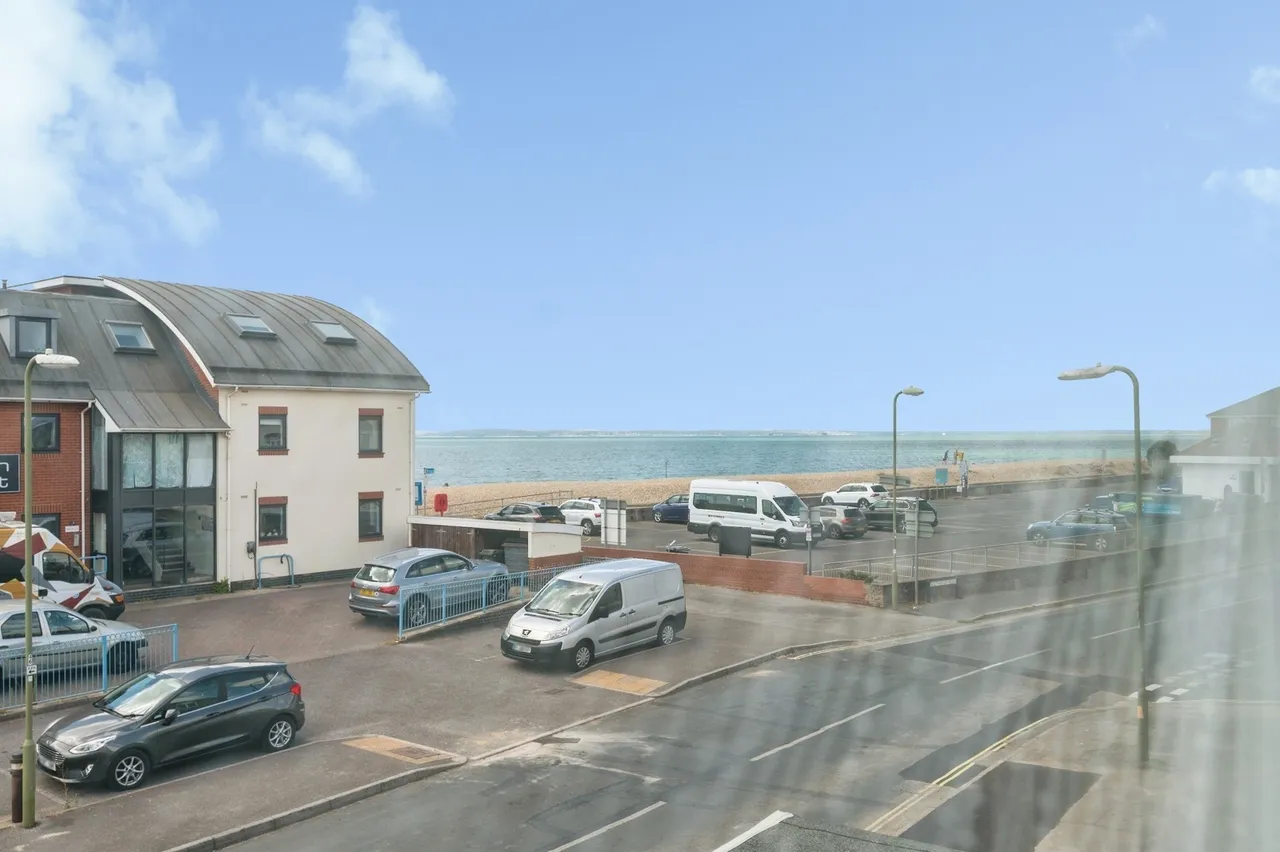 Southwood Road, Hayling Island, PO11, photo 3