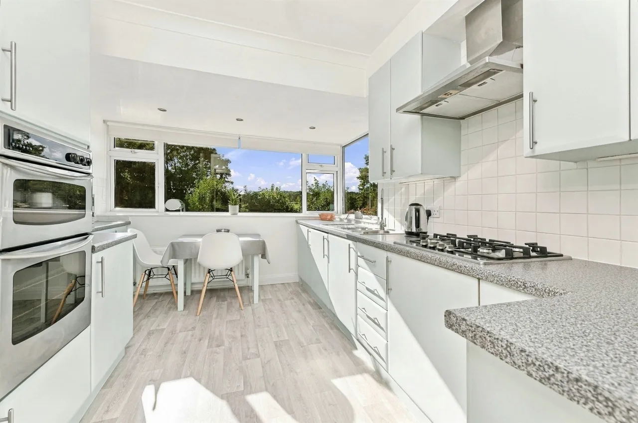 Fenay Drive, Fenay Bridge, HD8, photo 6