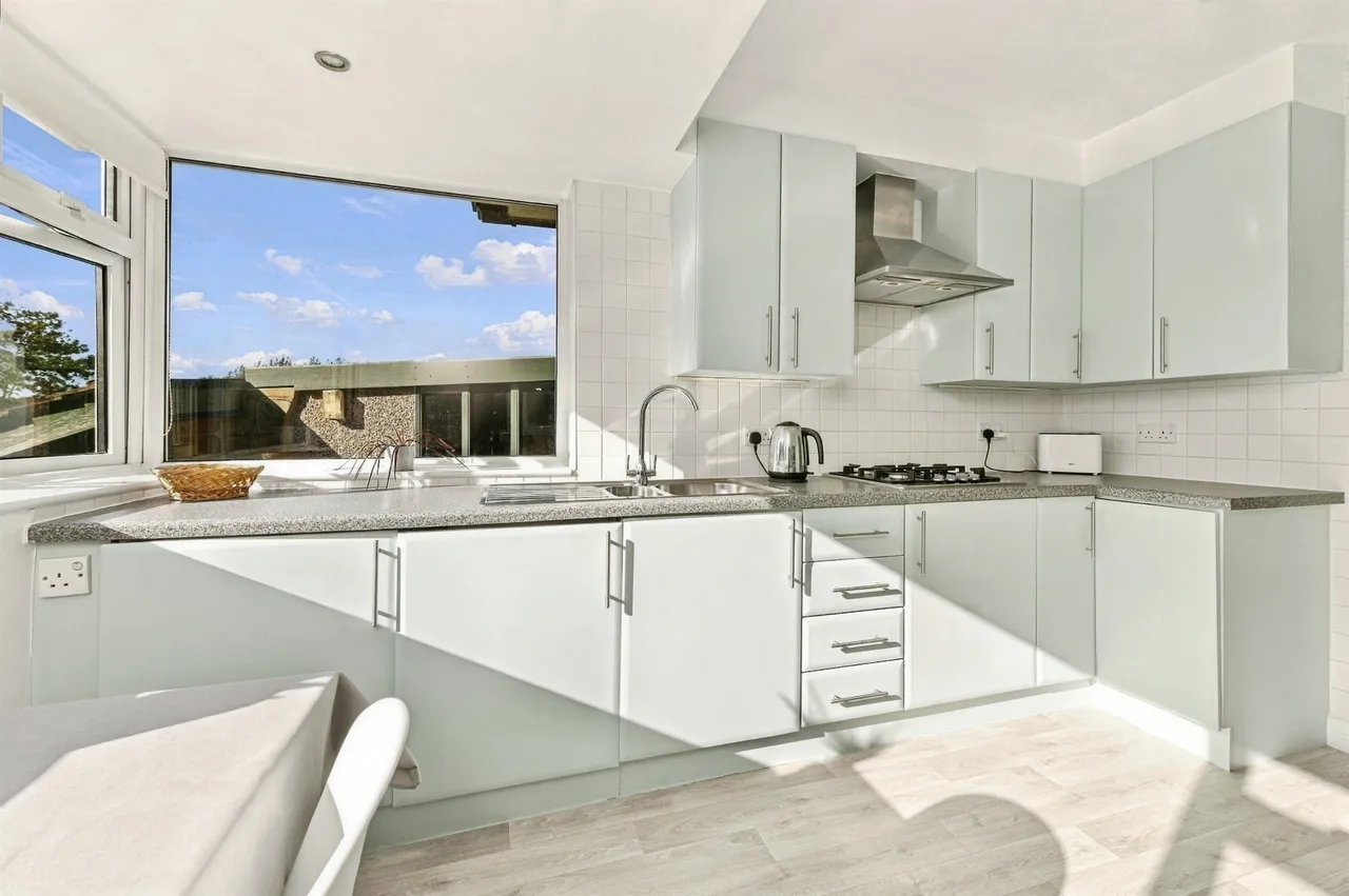 Fenay Drive, Fenay Bridge, HD8, photo 7