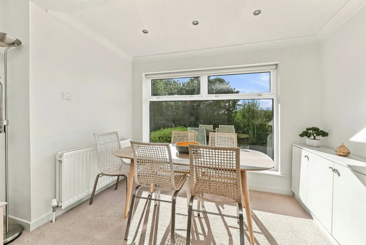 Fenay Drive, Fenay Bridge, HD8, photo 4