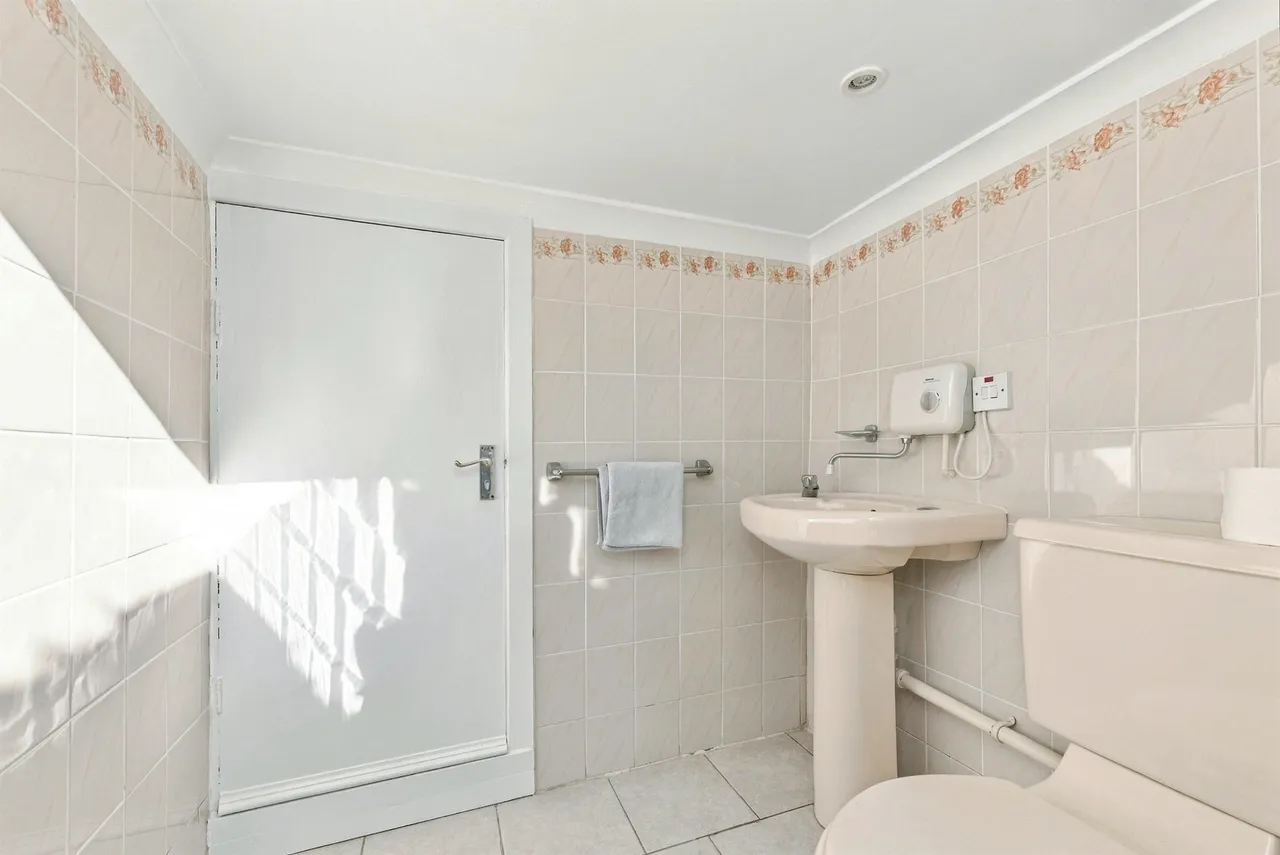 Fenay Drive, Fenay Bridge, HD8, photo 11