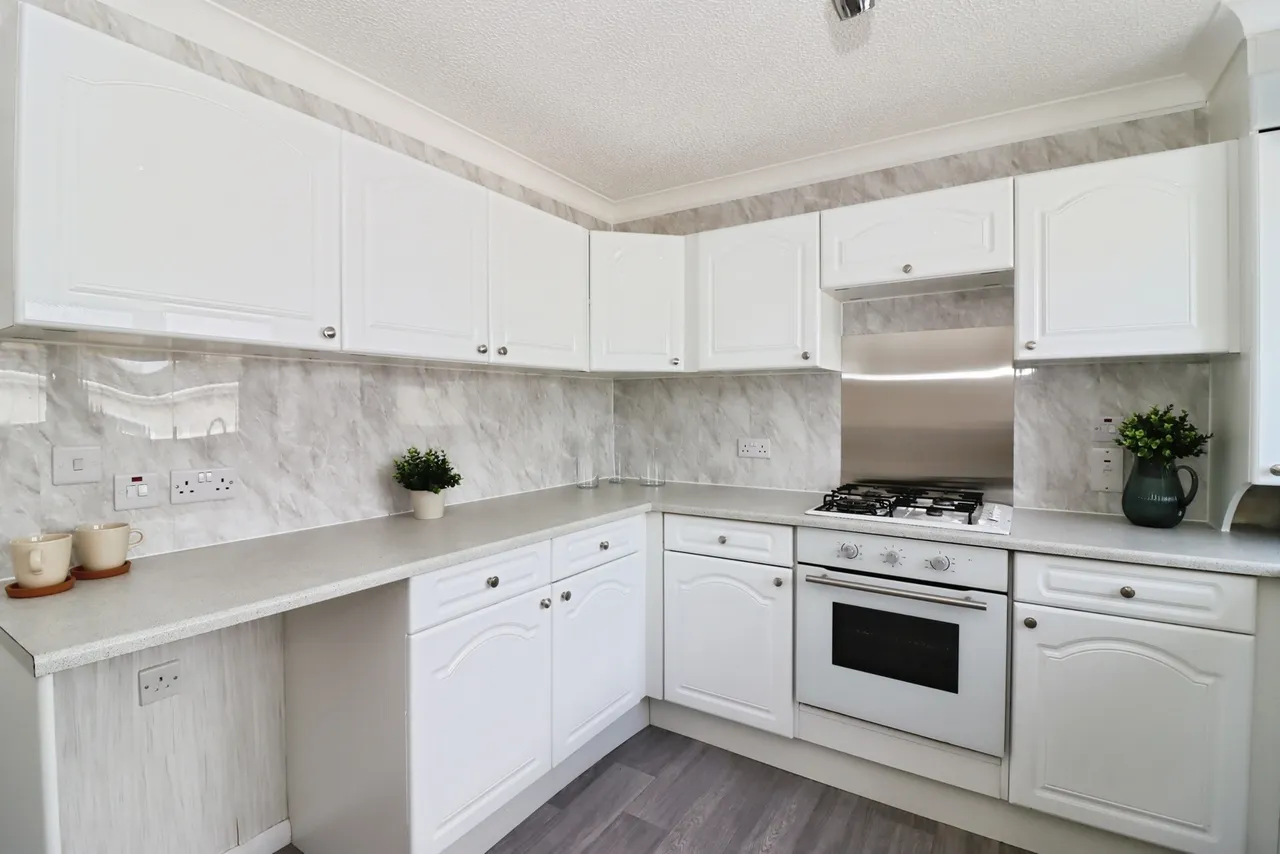Sunningdale Park, New Tupton, Chesterfield, Derbyshire, S42, photo 4
