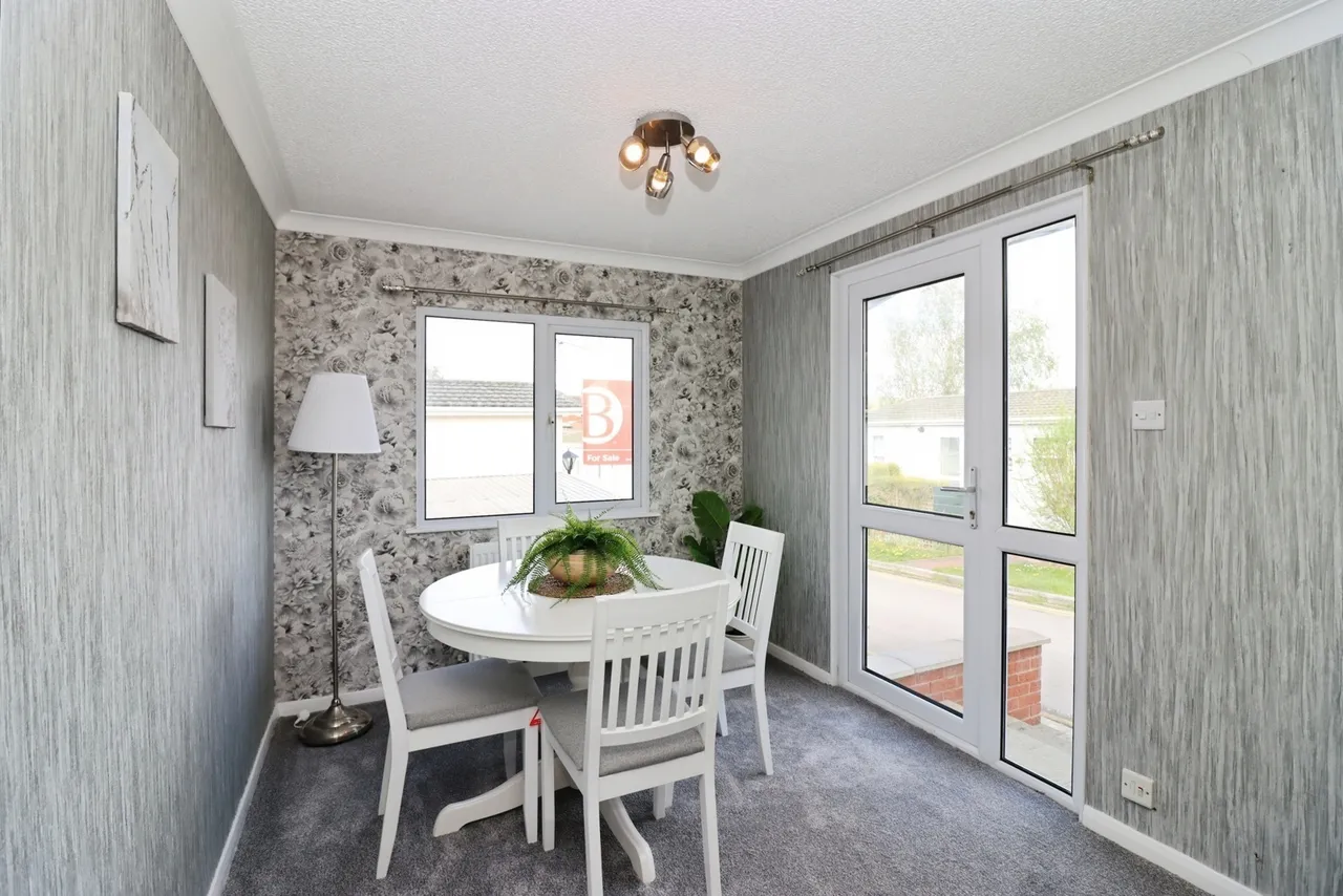 Sunningdale Park, New Tupton, Chesterfield, Derbyshire, S42, photo 12