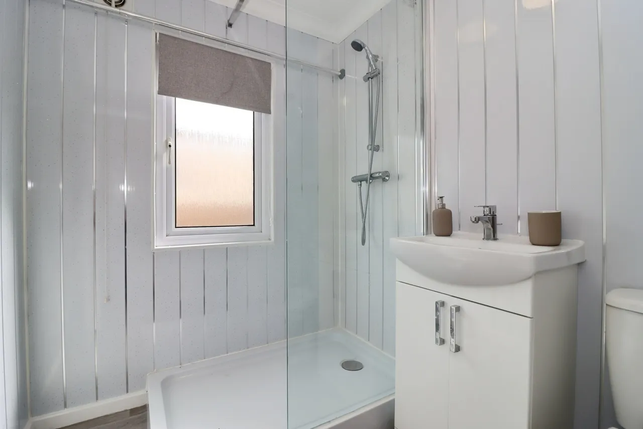 Sunningdale Park, New Tupton, Chesterfield, Derbyshire, S42, photo 7