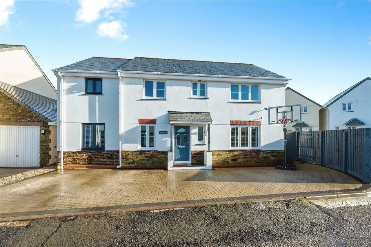 4 bed house for sale, The Meadows, St. Teath, PL30