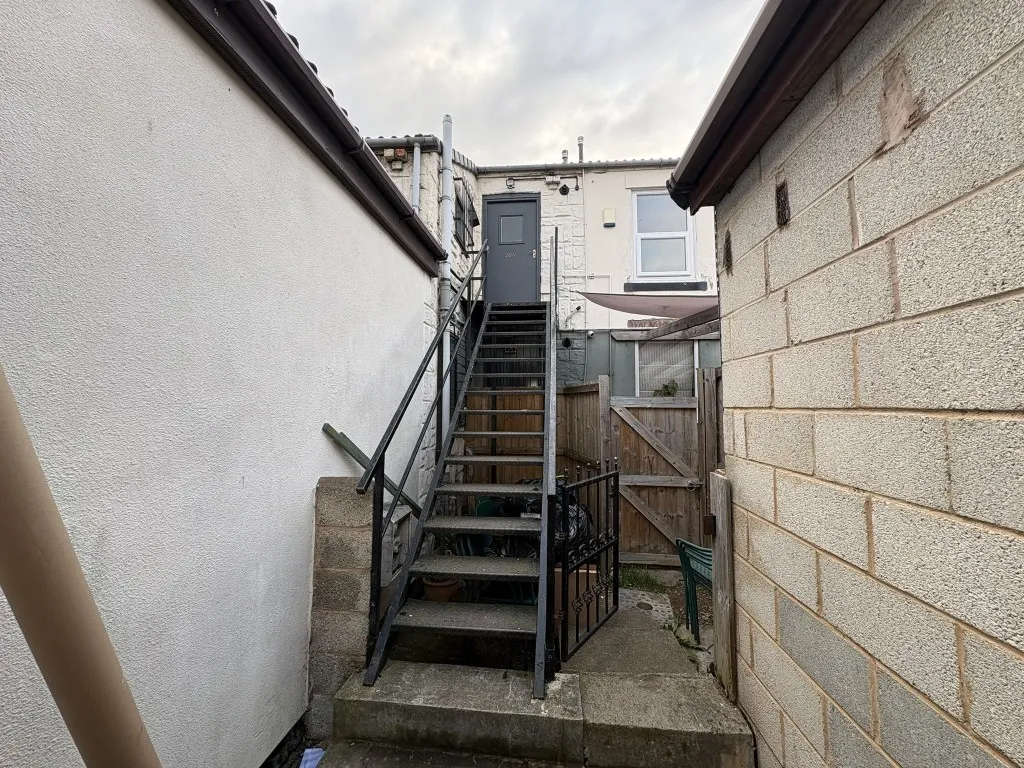 Station Lane, Featherstone, photo 6
