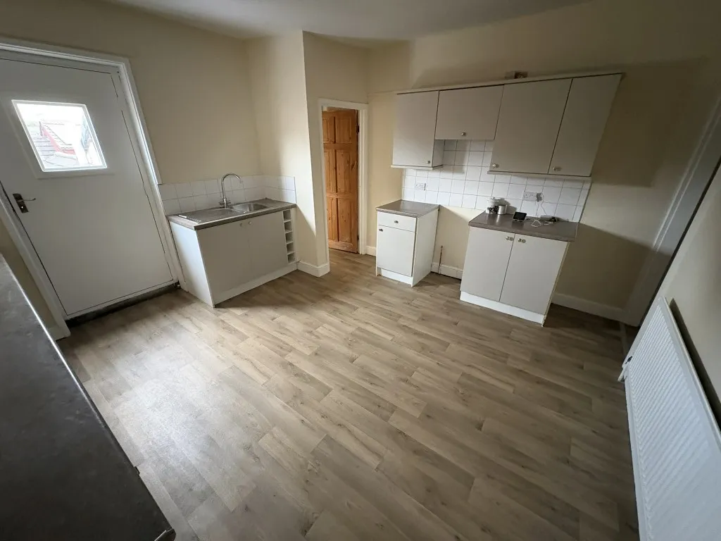 Station Lane, Featherstone, photo 2