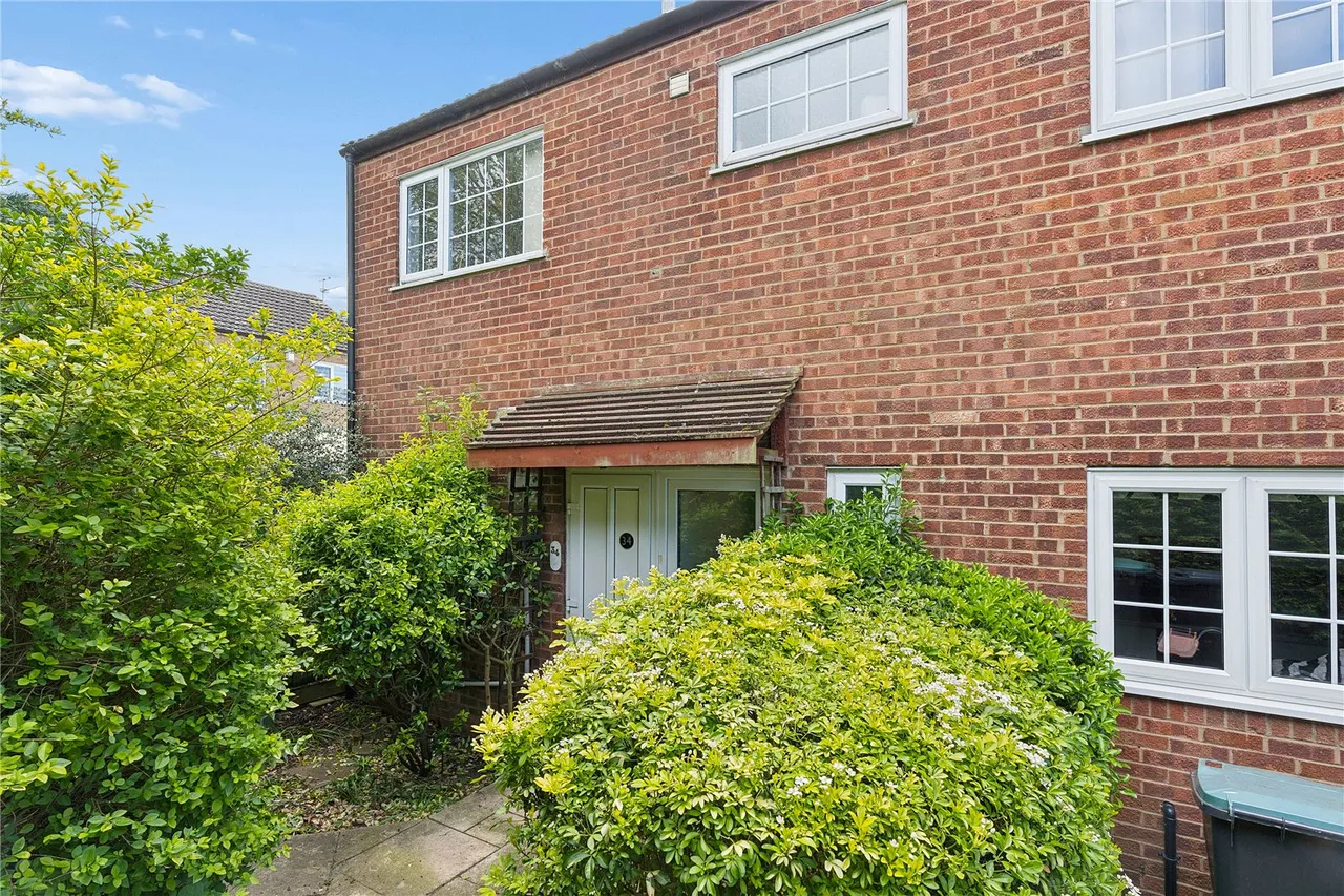 3 bed house for sale, Abbots Field, Gravesend, DA12