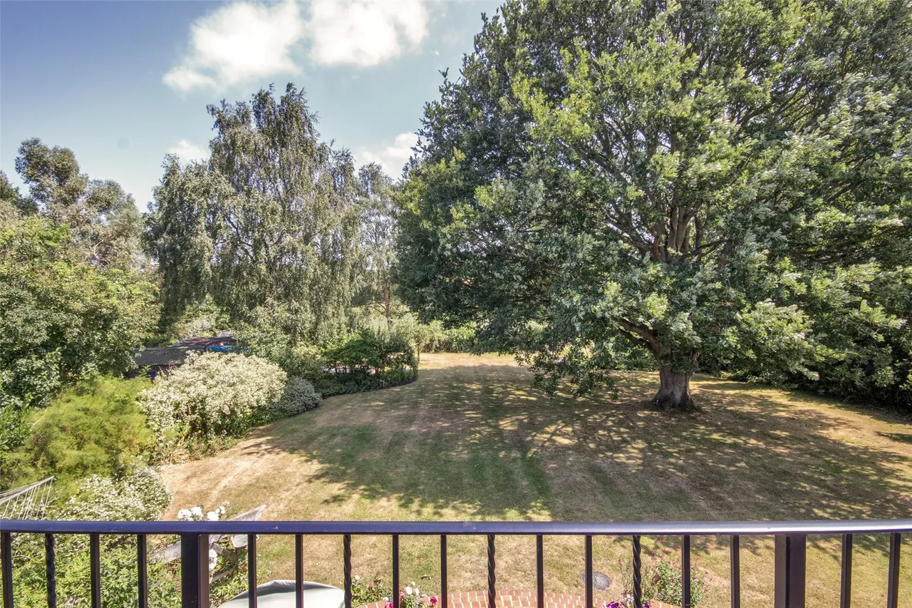 The Street, Little Chart, TN27, photo 19