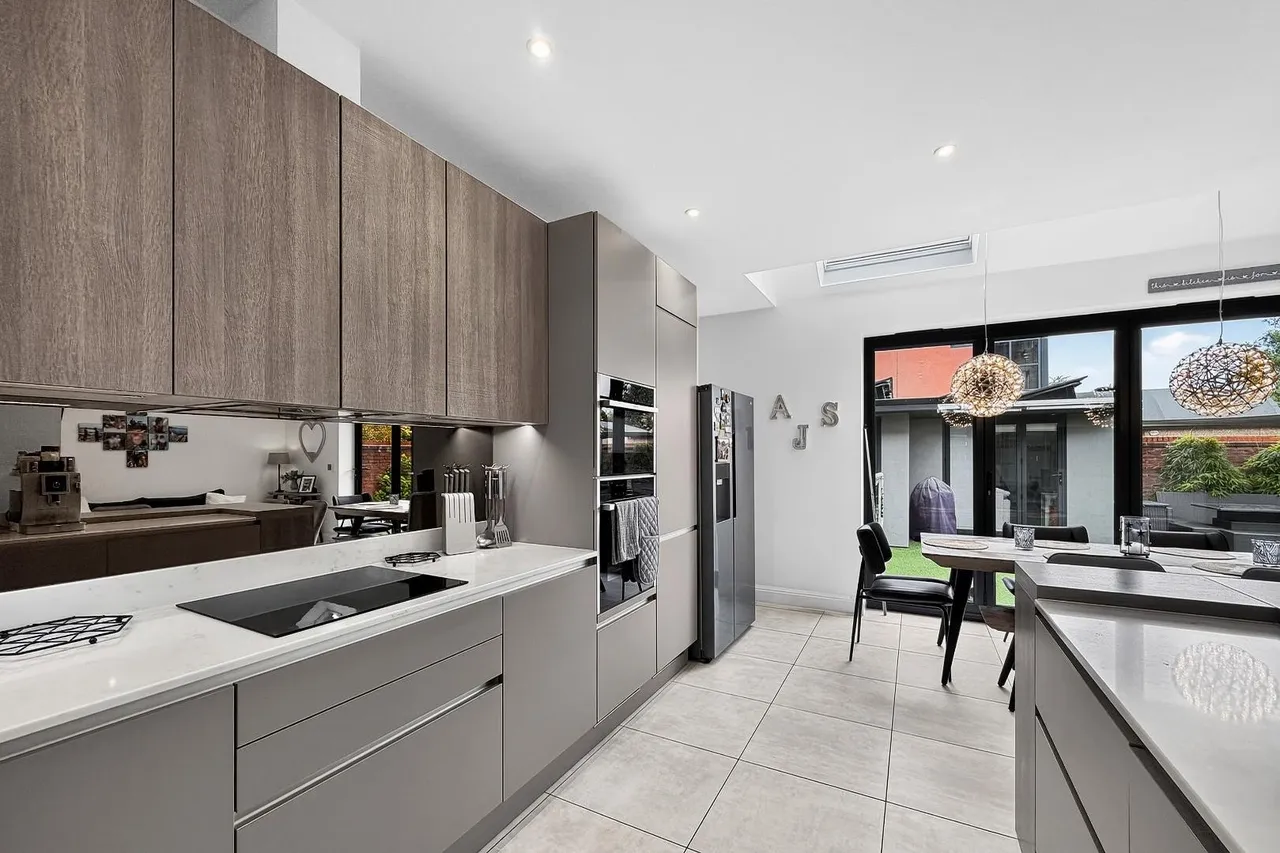 Acresfield Road, Timperley, Cheshire WA15 6HX, photo 8