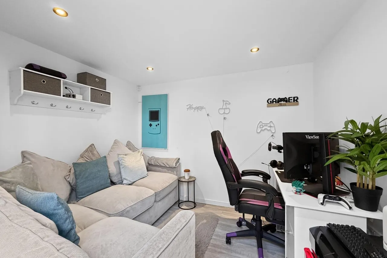 Acresfield Road, Timperley, Cheshire WA15 6HX, photo 10