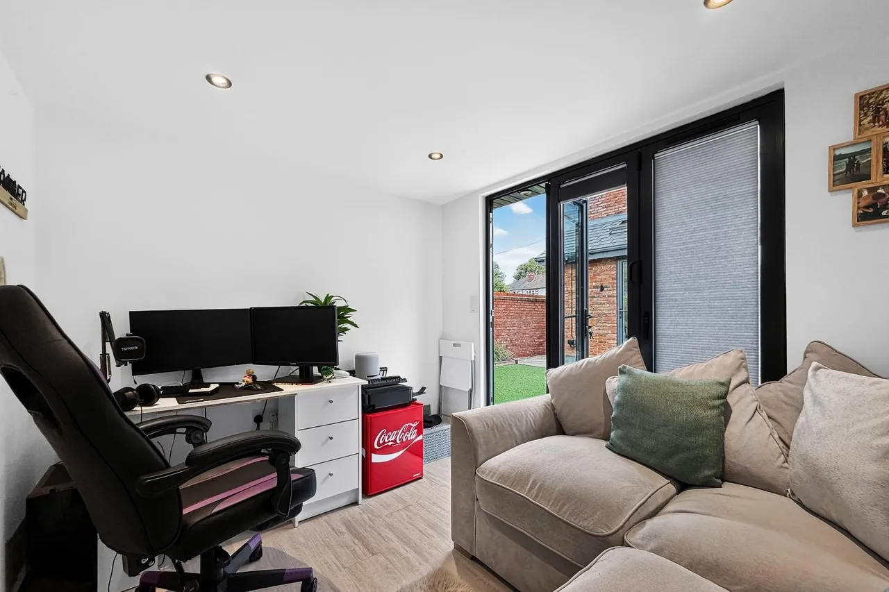 Acresfield Road, Timperley, Cheshire WA15 6HX, photo 11