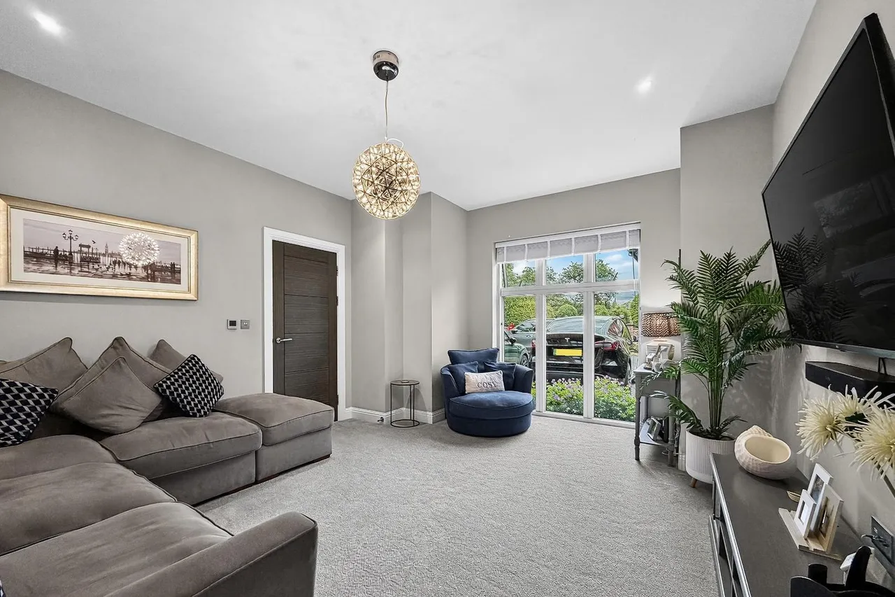 Acresfield Road, Timperley, Cheshire WA15 6HX, photo 7