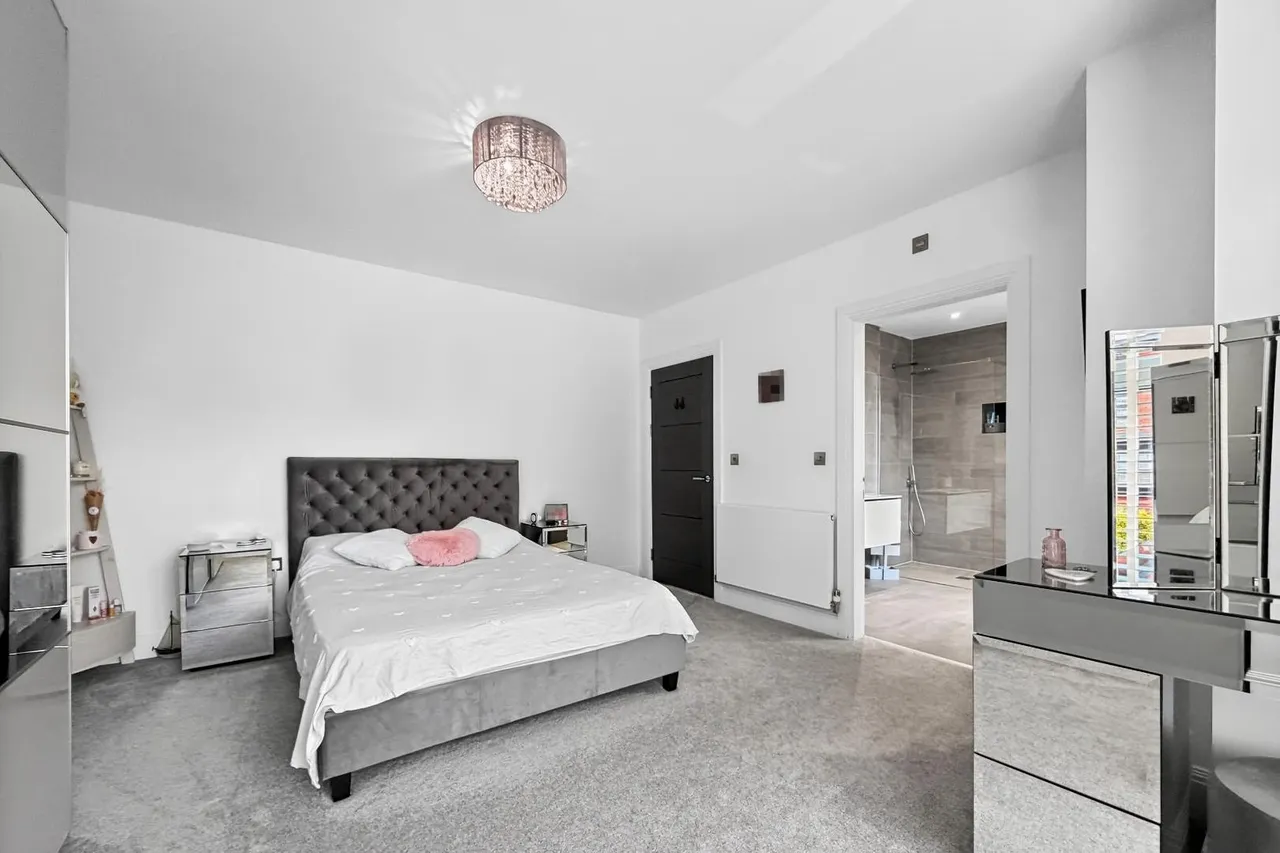 Acresfield Road, Timperley, Cheshire WA15 6HX, photo 19