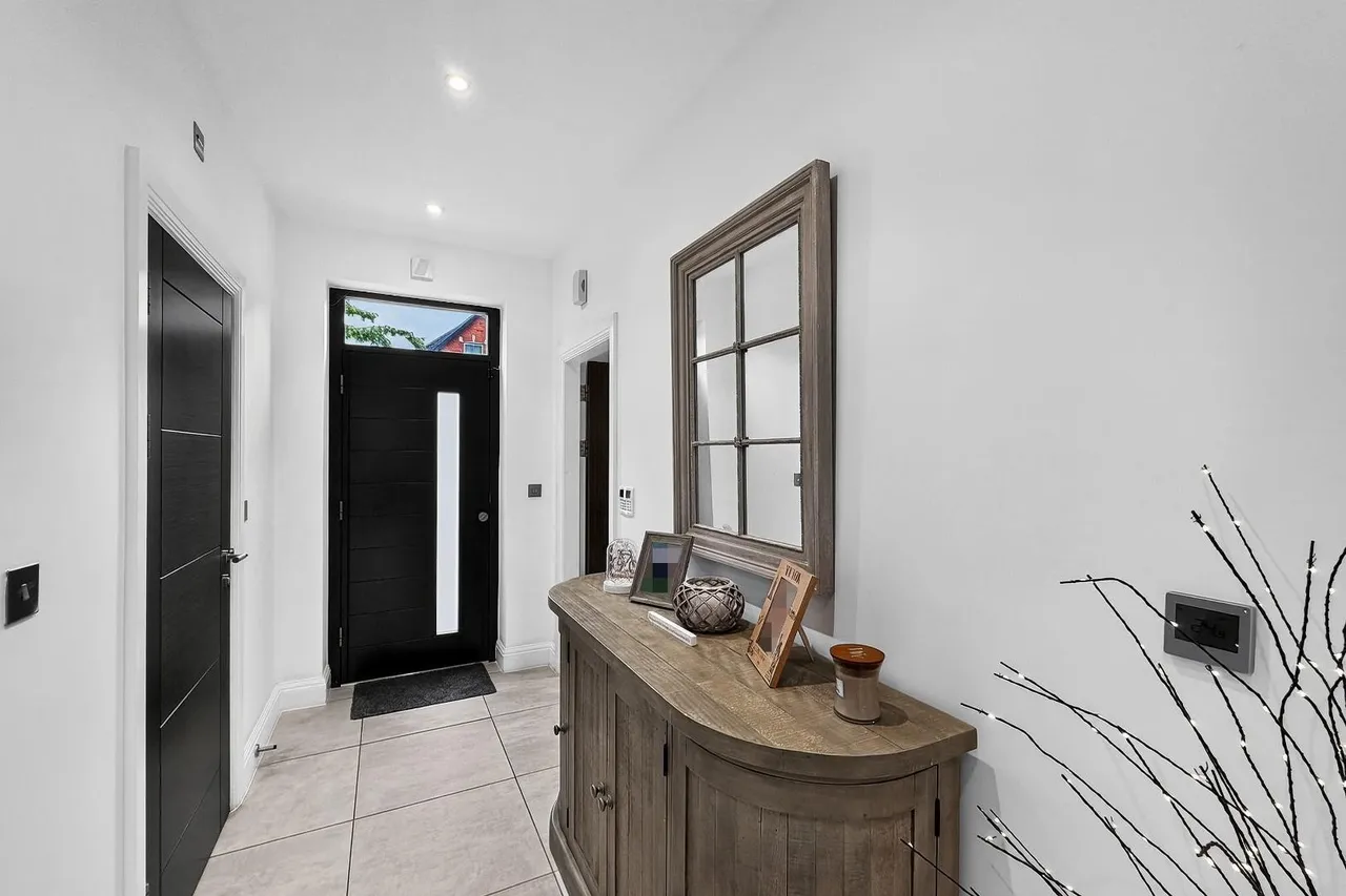 Acresfield Road, Timperley, Cheshire WA15 6HX, photo 15