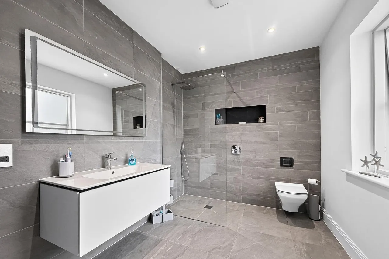 Acresfield Road, Timperley, Cheshire WA15 6HX, photo 20