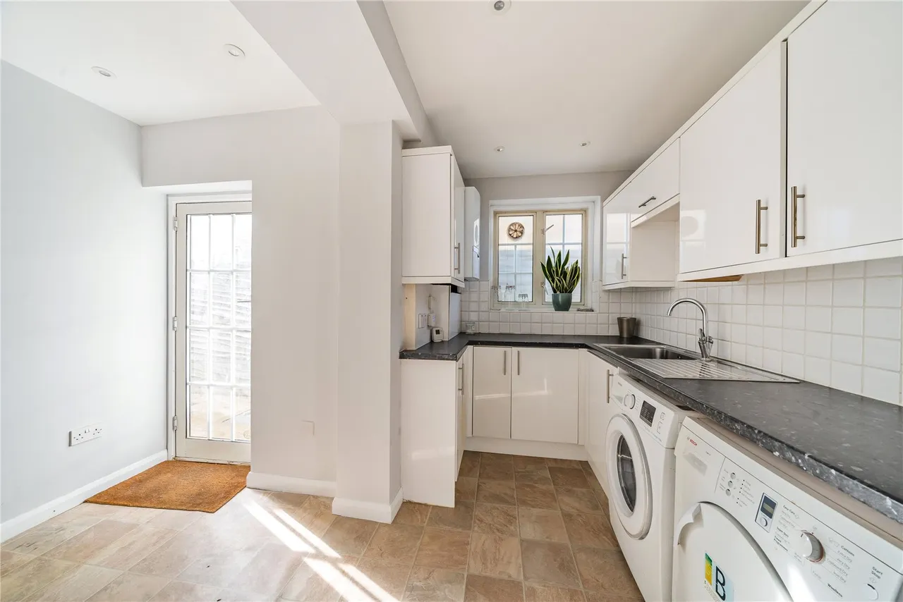 Wood Lane, Ruislip, HA4, photo 14