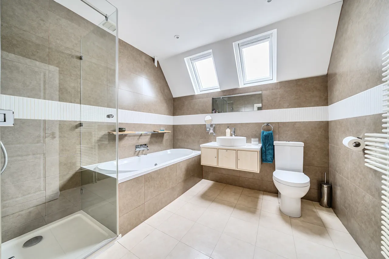 Wood Lane, Ruislip, HA4, photo 7