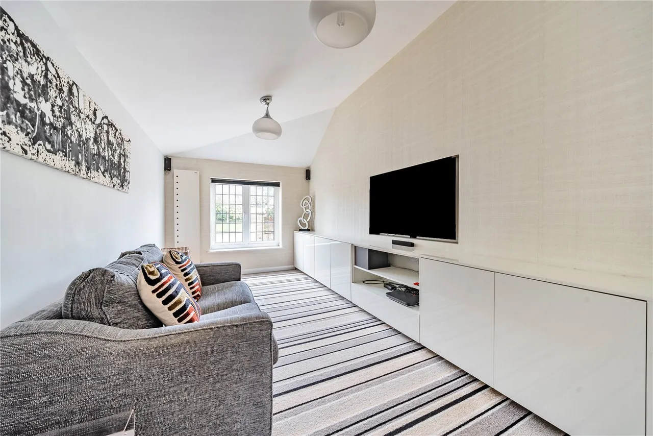 Wood Lane, Ruislip, HA4, photo 16