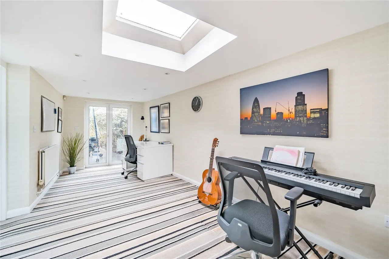 Wood Lane, Ruislip, HA4, photo 17
