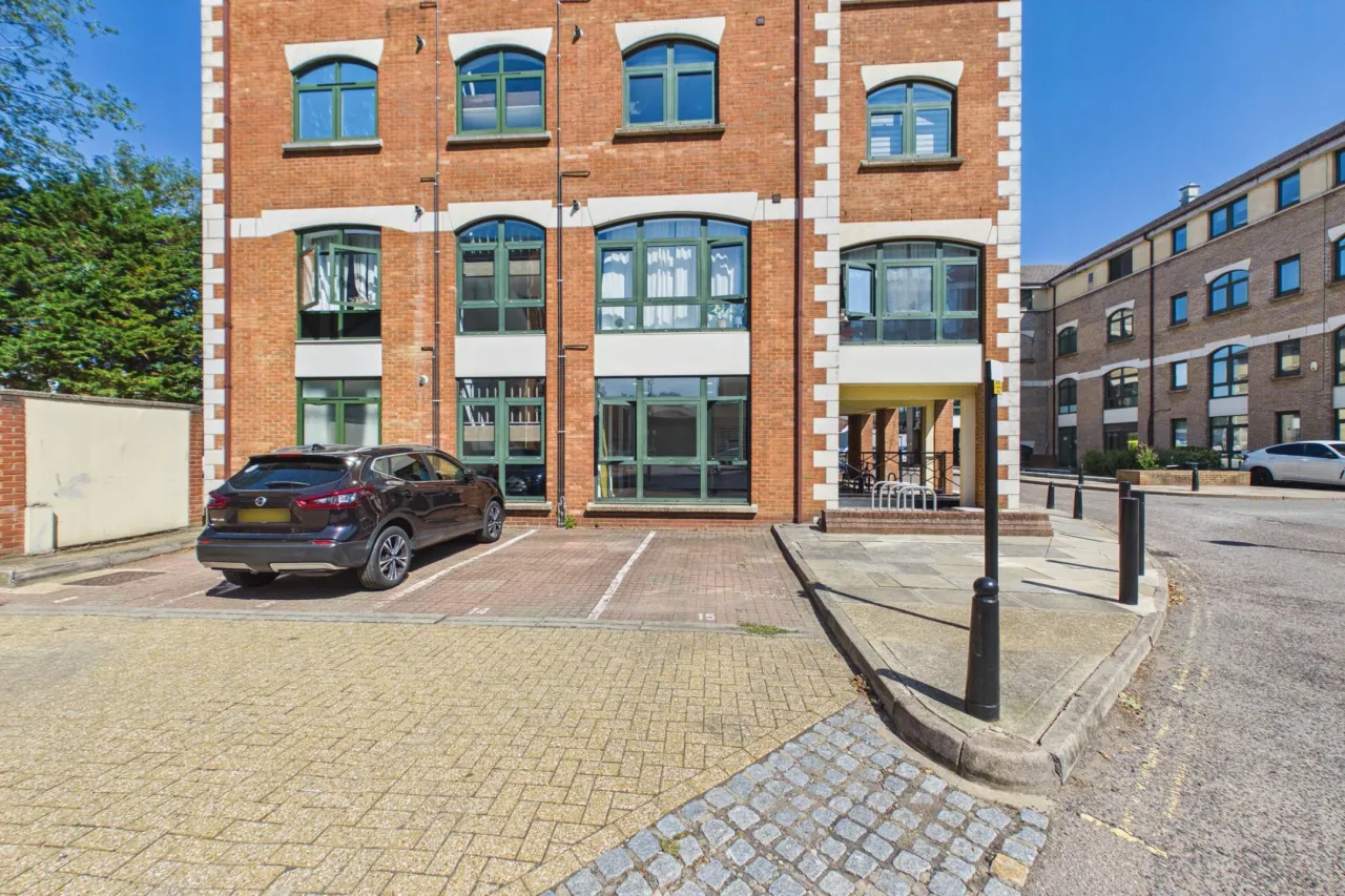 Corner Hall, Hemel Hempstead, HP3, photo 12