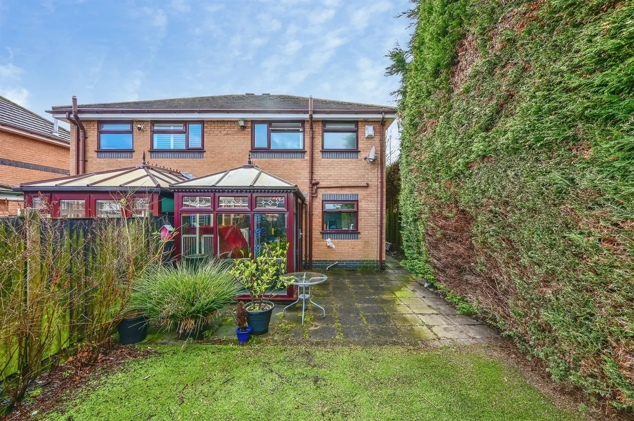 Canterbury Park, Liverpool, L18, photo 13