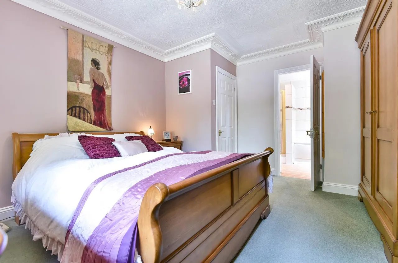 Idyllic Retreat With Land. Ravensdane Wood, Charing, photo 9