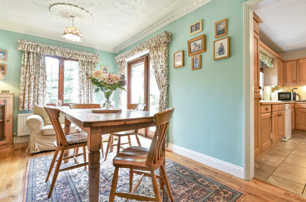 Idyllic Retreat With Land. Ravensdane Wood, Charing, photo 7