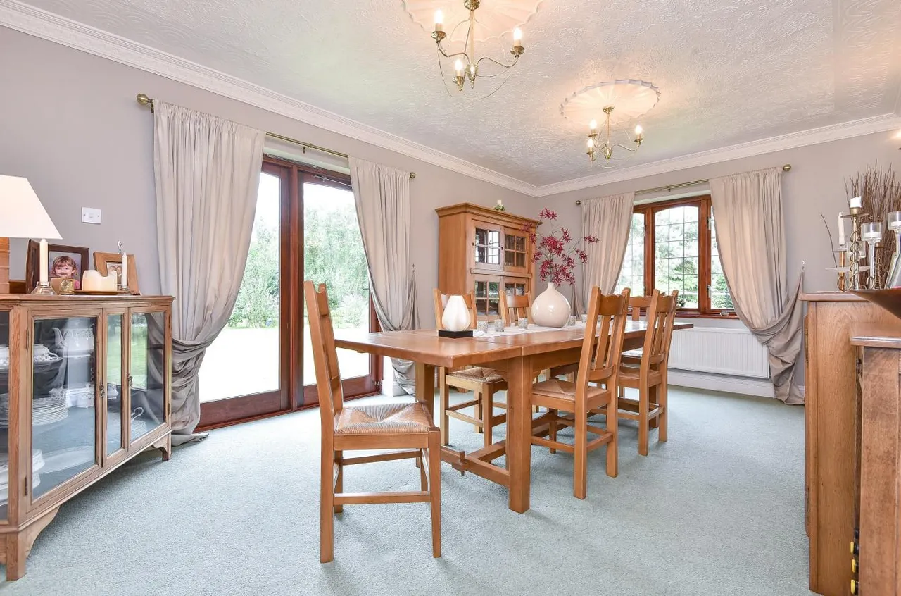 Idyllic Retreat With Land. Ravensdane Wood, Charing, photo 5