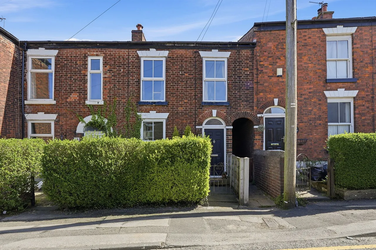 3 bed house for sale — Byrons Lane, Macclesfield