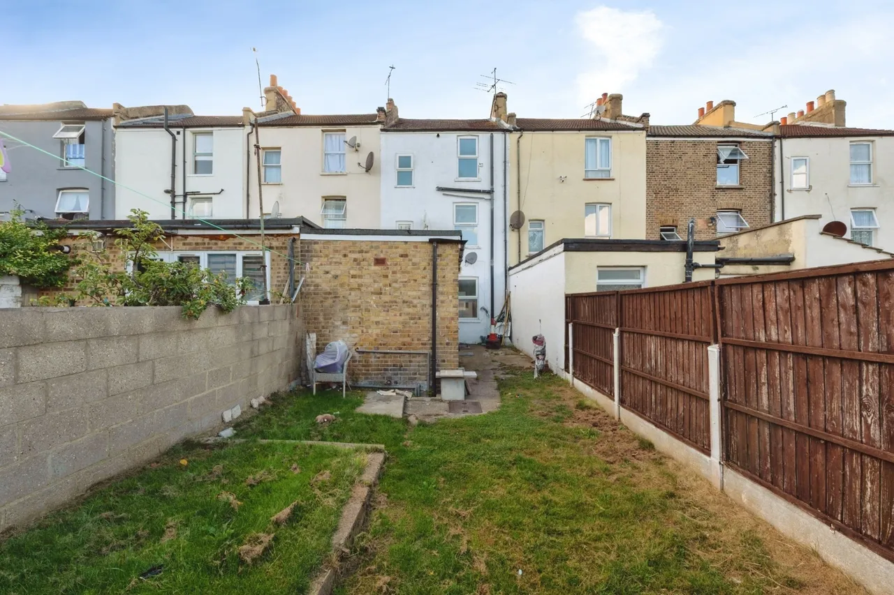 Wellington Street, Gravesend, DA12, photo 11