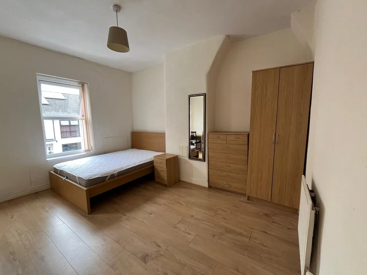 3 bed house to rent — Maine Road, Manchester M14