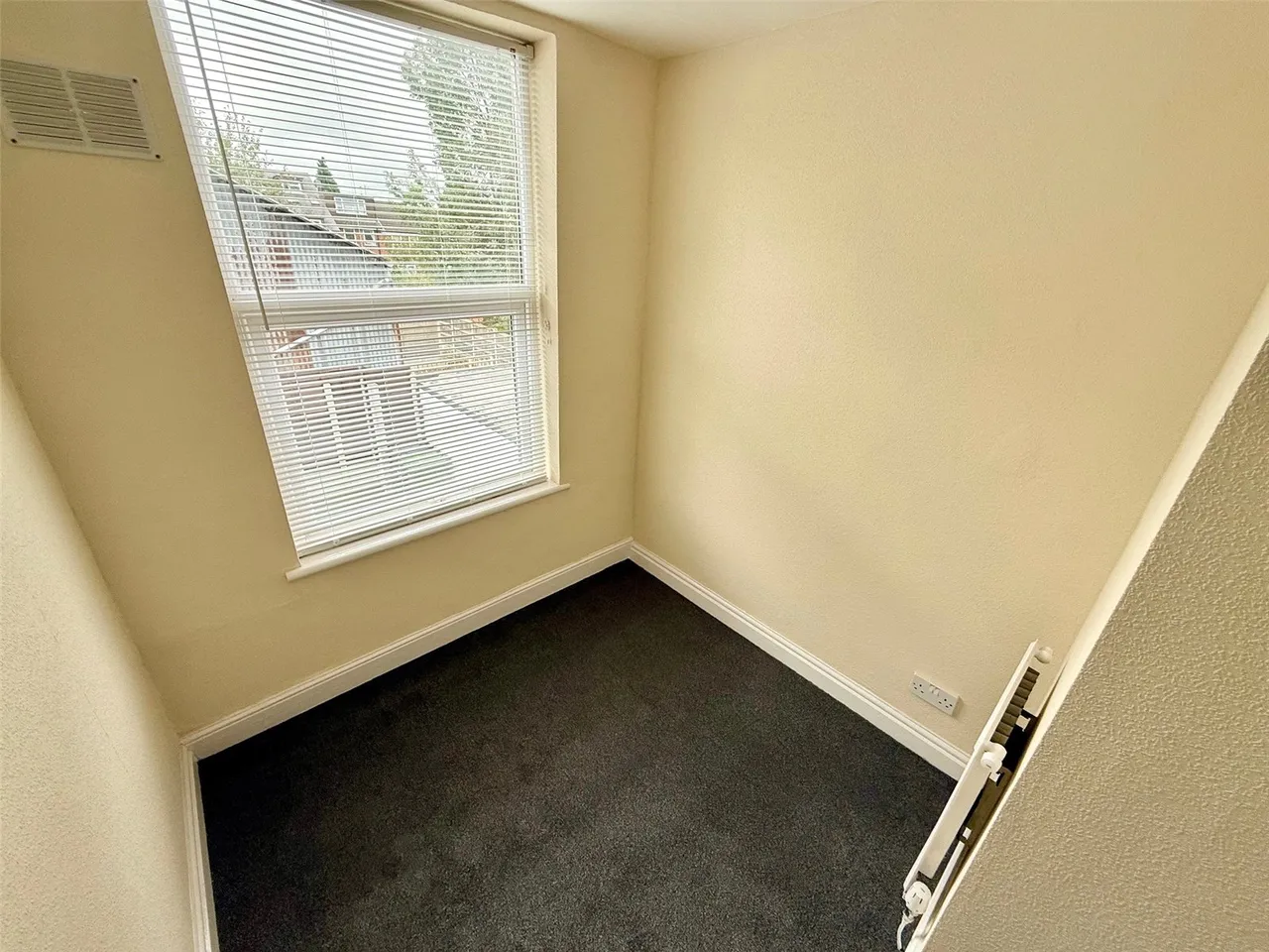 Leswell Lane, Kidderminster, Worcestershire, DY10 1RN, photo 8