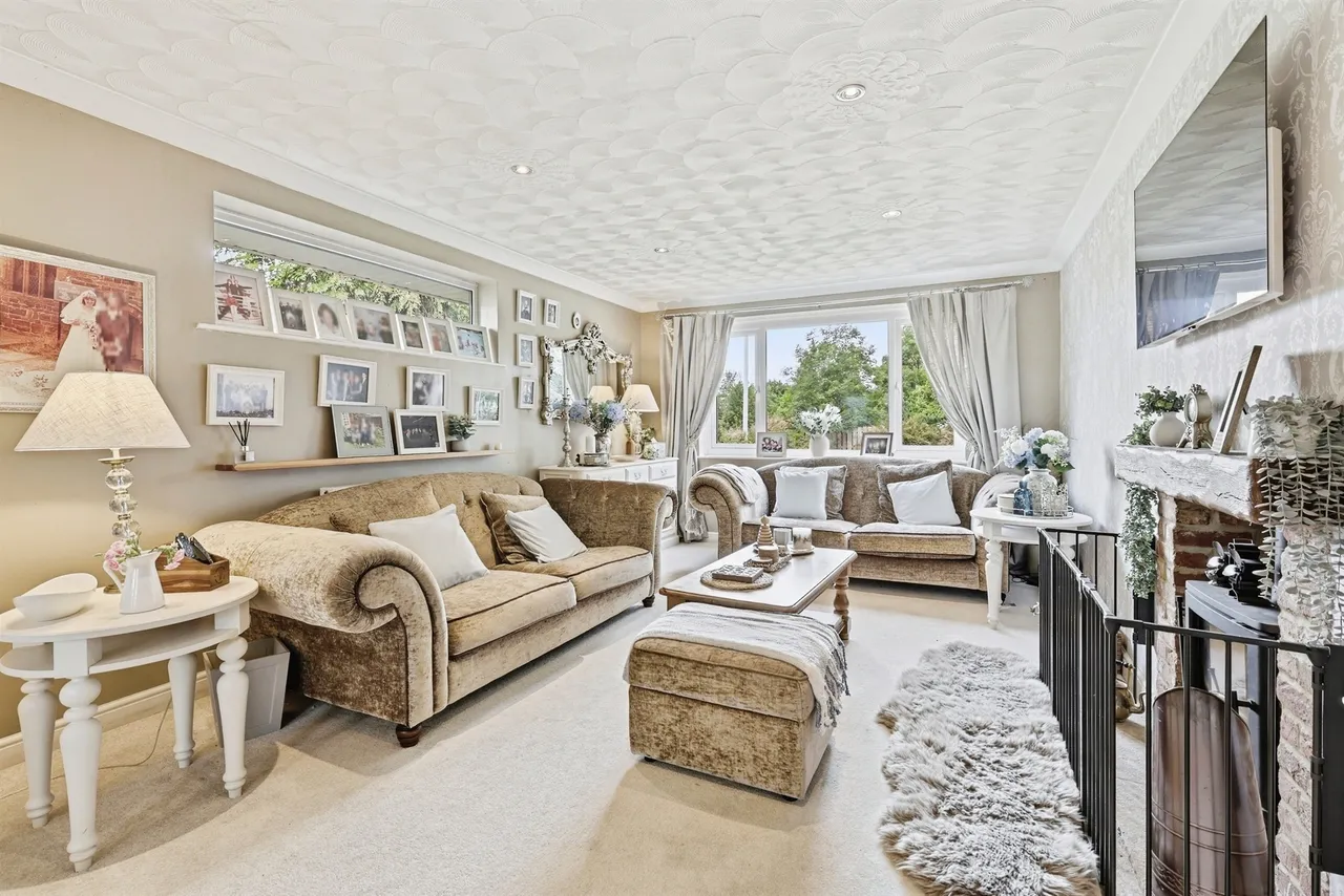 Chestnut Avenue, Wootton, Northampton, photo 8