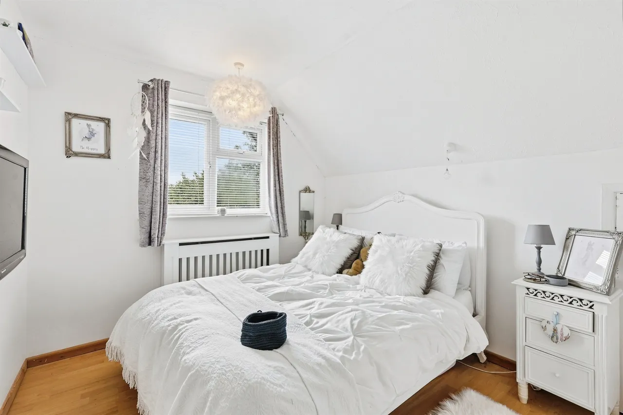 Chestnut Avenue, Wootton, Northampton, photo 10