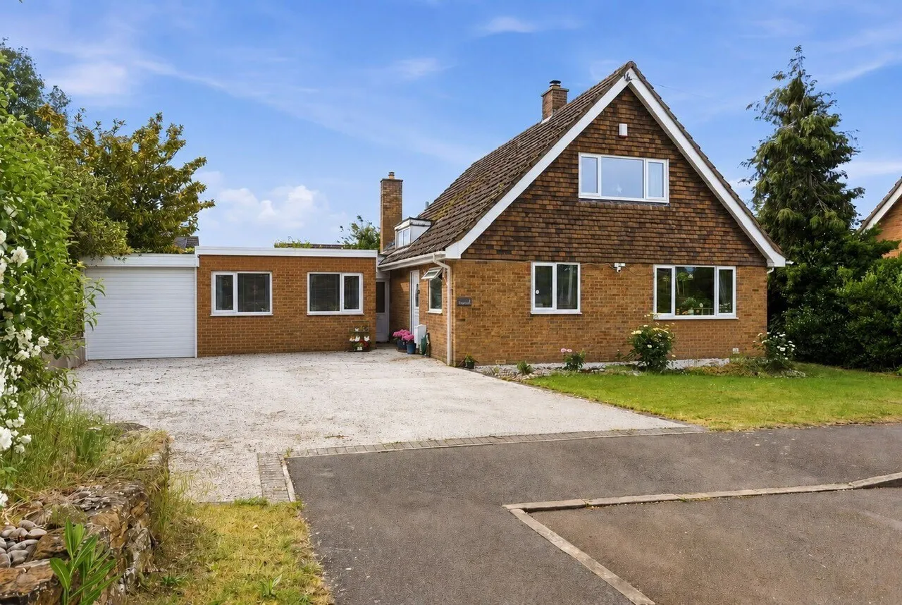 Chestnut Avenue, Wootton, Northampton, photo 3