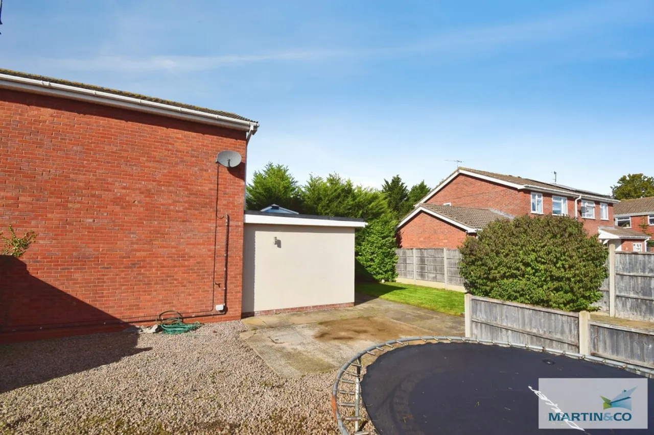 Bittern Road, St Peters, WR5, photo 16