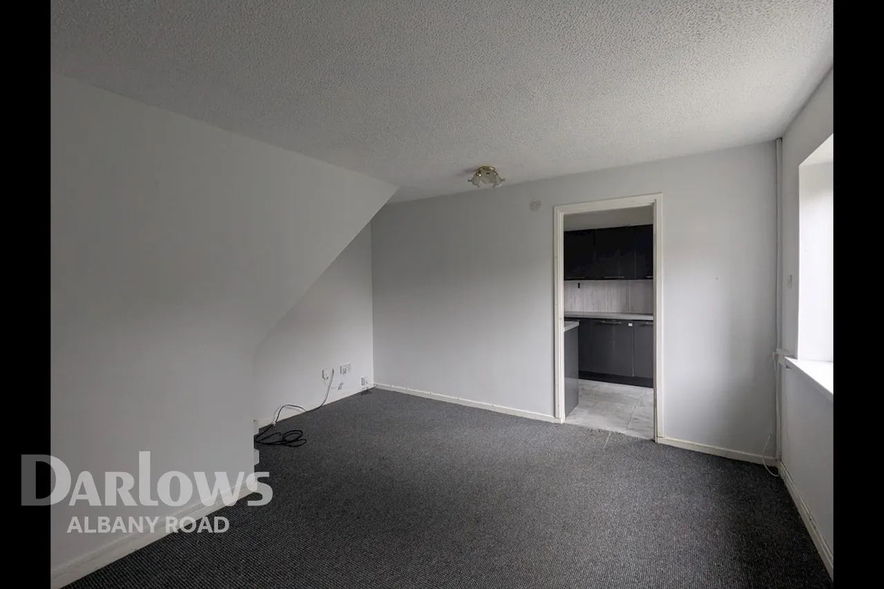 Whiteacre Close, CF14, photo 7