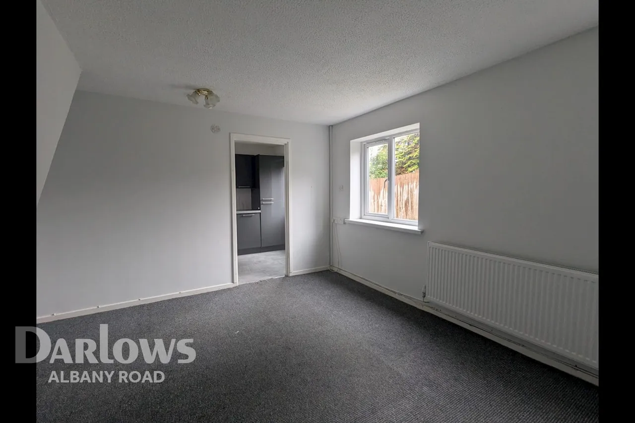 Whiteacre Close, CF14, photo 2